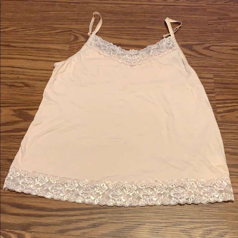 Elle, lace-trimmed cami in pink. EUC - size L.